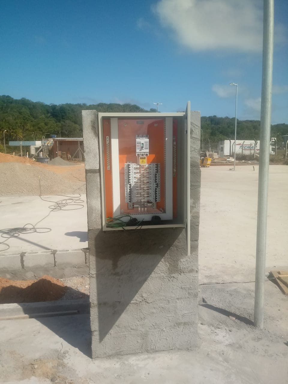 Instalação de iluminação - Cia Aeroporto
